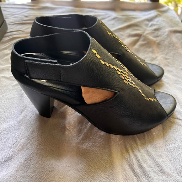 Calleen Cordero Macci Clog